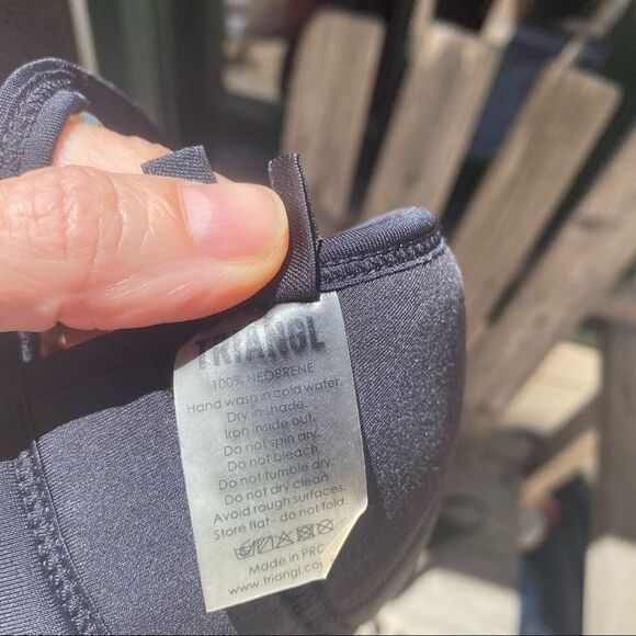 TRIANGL FARRAH - HOTEL CALIFORNIA bikini top Crochet + Neoprene Navy Blue SZ M - Picture 10 of 11